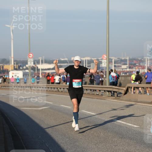 03.10.2025 - Köhlbrandbrückenlauf Yannick Fuchs http://msf.ph/oto/9144289 03.10.2025 08:32:18 Position 2  meine-sportfotos.de