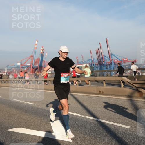 03.10.2025 - Köhlbrandbrückenlauf Yannick Fuchs http://msf.ph/oto/9144343 03.10.2025 08:32:21 Position 2 3299 meine-sportfotos.de