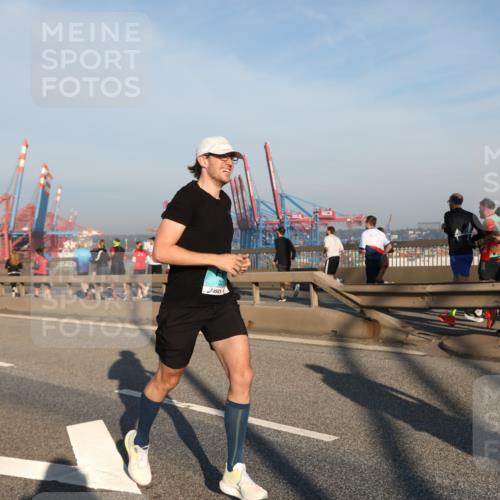 03.10.2025 - Köhlbrandbrückenlauf Yannick Fuchs http://msf.ph/oto/9144355 03.10.2025 08:32:21 Position 2 18 meine-sportfotos.de