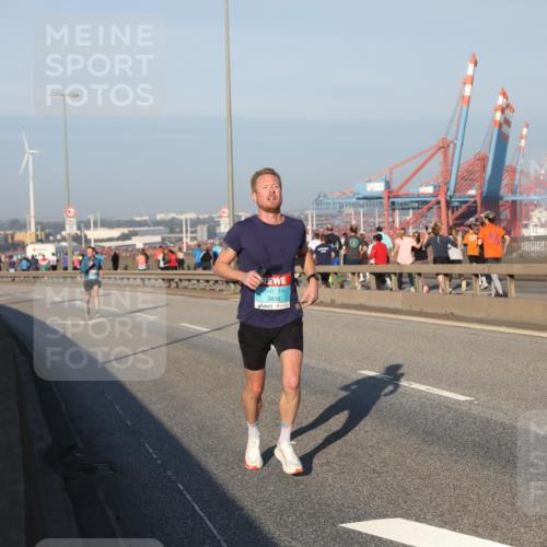 03.10.2025 - Köhlbrandbrückenlauf Yannick Fuchs http://msf.ph/oto/9144369 03.10.2025 08:32:31 Position 2 3809 meine-sportfotos.de