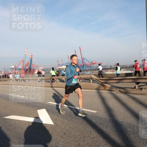 03.10.2025 - Köhlbrandbrückenlauf Yannick Fuchs http://msf.ph/oto/9144421 03.10.2025 08:32:38 Position 2  meine-sportfotos.de