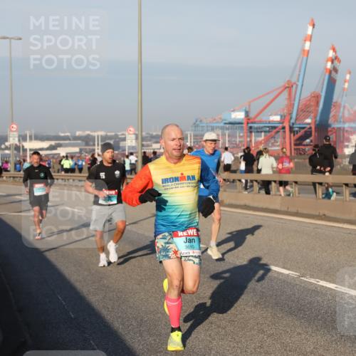 03.10.2025 - Köhlbrandbrückenlauf Yannick Fuchs http://msf.ph/oto/9144490 03.10.2025 08:32:52 Position 2 3610 meine-sportfotos.de