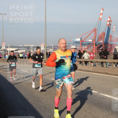 03.10.2025 - Köhlbrandbrückenlauf Yannick Fuchs http://msf.ph/oto/9144495 03.10.2025 08:32:52 Position 2 3610 meine-sportfotos.de