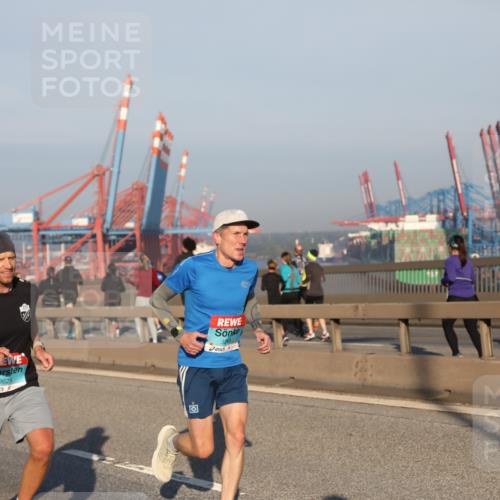 03.10.2025 - Köhlbrandbrückenlauf Yannick Fuchs http://msf.ph/oto/9144507 03.10.2025 08:32:54 Position 2 3629 meine-sportfotos.de