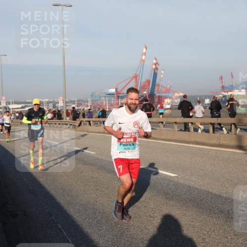 03.10.2025 - Köhlbrandbrückenlauf Yannick Fuchs http://msf.ph/oto/9144591 03.10.2025 08:33:00 Position 2 3618 meine-sportfotos.de