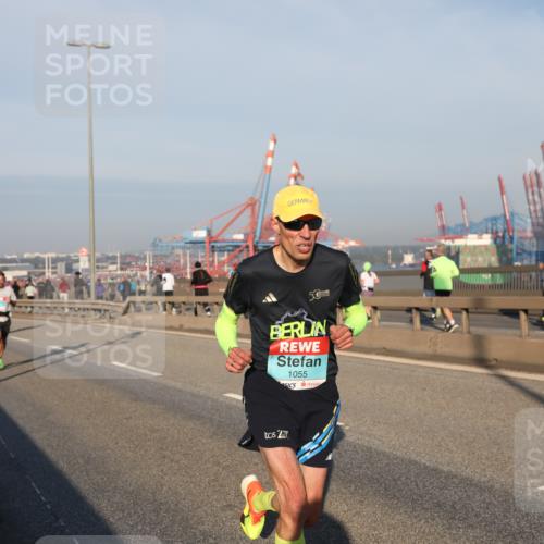 03.10.2025 - Köhlbrandbrückenlauf Yannick Fuchs http://msf.ph/oto/9144609 03.10.2025 08:33:02 Position 2 50, 1055 meine-sportfotos.de