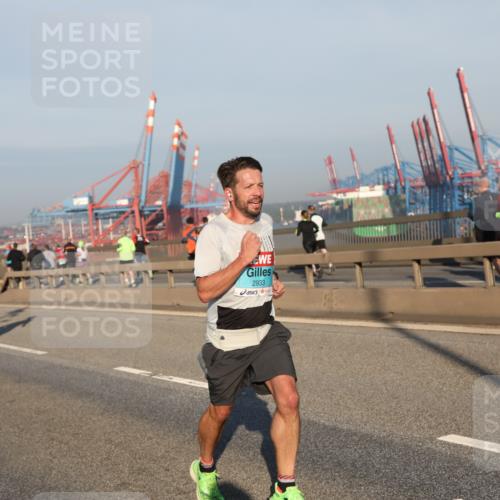 03.10.2025 - Köhlbrandbrückenlauf Yannick Fuchs http://msf.ph/oto/9144637 03.10.2025 08:33:06 Position 2 2933 meine-sportfotos.de