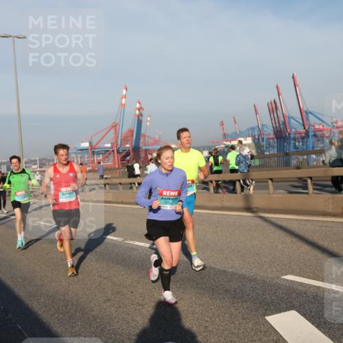 03.10.2025 - Köhlbrandbrückenlauf Yannick Fuchs http://msf.ph/oto/9144665 03.10.2025 08:33:09 Position 2 3704 meine-sportfotos.de