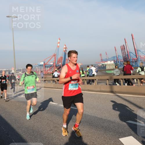 03.10.2025 - Köhlbrandbrückenlauf Yannick Fuchs http://msf.ph/oto/9144670 03.10.2025 08:33:10 Position 2 3152 meine-sportfotos.de