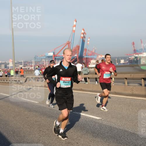 03.10.2025 - Köhlbrandbrückenlauf Yannick Fuchs http://msf.ph/oto/9144697 03.10.2025 08:33:13 Position 2 1029 meine-sportfotos.de