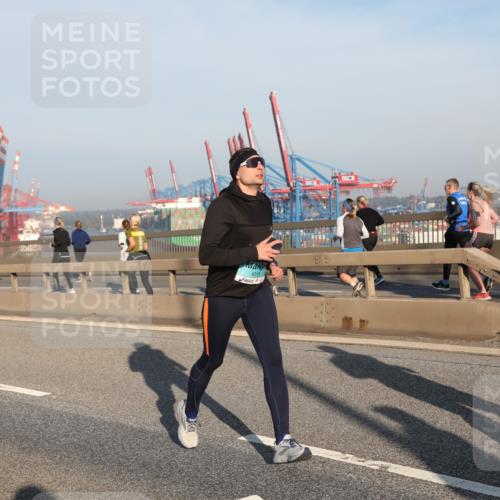 03.10.2025 - Köhlbrandbrückenlauf Yannick Fuchs http://msf.ph/oto/9144720 03.10.2025 08:33:14 Position 2 21, 1019 meine-sportfotos.de