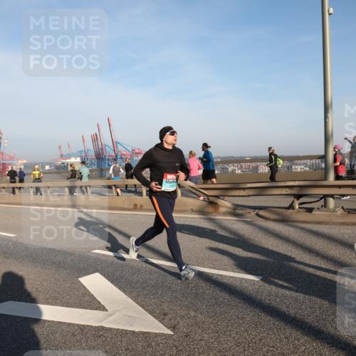 03.10.2025 - Köhlbrandbrückenlauf Yannick Fuchs http://msf.ph/oto/9144735 03.10.2025 08:33:15 Position 2 1018, 118 meine-sportfotos.de