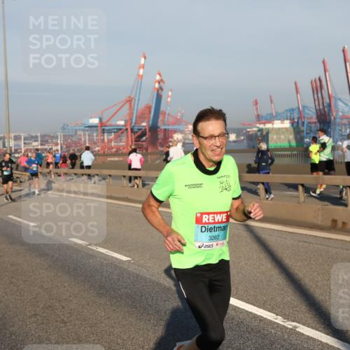 03.10.2025 - Köhlbrandbrückenlauf Yannick Fuchs http://msf.ph/oto/9144778 03.10.2025 08:33:25 Position 2 3262 meine-sportfotos.de