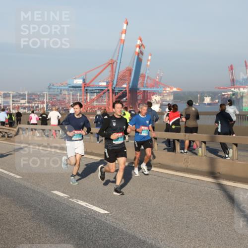 03.10.2025 - Köhlbrandbrückenlauf Yannick Fuchs http://msf.ph/oto/9144809 03.10.2025 08:33:29 Position 2  meine-sportfotos.de