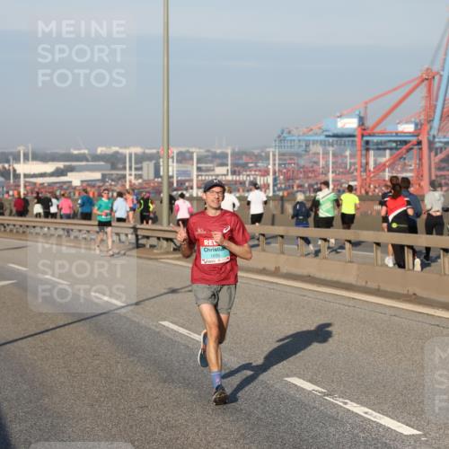 03.10.2025 - Köhlbrandbrückenlauf Yannick Fuchs http://msf.ph/oto/9144829 03.10.2025 08:33:31 Position 2 1035 meine-sportfotos.de
