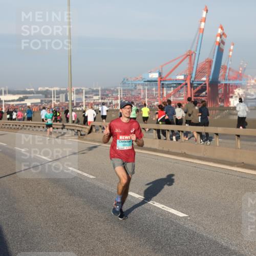 03.10.2025 - Köhlbrandbrückenlauf Yannick Fuchs http://msf.ph/oto/9144840 03.10.2025 08:33:31 Position 2 1035 meine-sportfotos.de