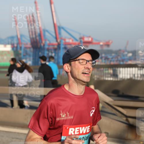 03.10.2025 - Köhlbrandbrückenlauf Yannick Fuchs http://msf.ph/oto/9144863 03.10.2025 08:33:33 Position 2  meine-sportfotos.de