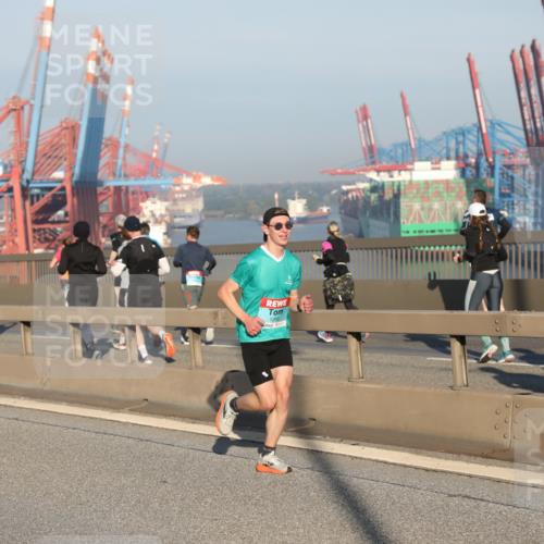 03.10.2025 - Köhlbrandbrückenlauf Yannick Fuchs http://msf.ph/oto/9144880 03.10.2025 08:33:39 Position 2 1268 meine-sportfotos.de