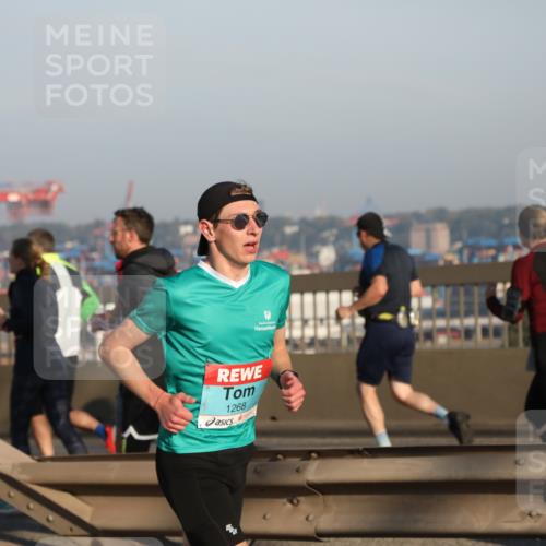 03.10.2025 - Köhlbrandbrückenlauf Yannick Fuchs http://msf.ph/oto/9144896 03.10.2025 08:33:40 Position 2 1268 meine-sportfotos.de