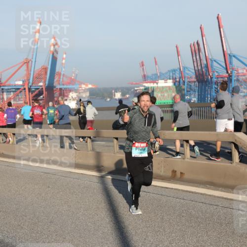 03.10.2025 - Köhlbrandbrückenlauf Yannick Fuchs http://msf.ph/oto/9144942 03.10.2025 08:33:52 Position 2 1184 meine-sportfotos.de