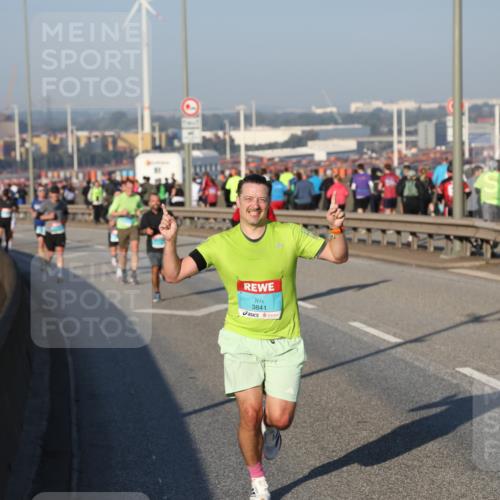 03.10.2025 - Köhlbrandbrückenlauf Yannick Fuchs http://msf.ph/oto/9145019 03.10.2025 08:34:04 Position 2 3841 meine-sportfotos.de