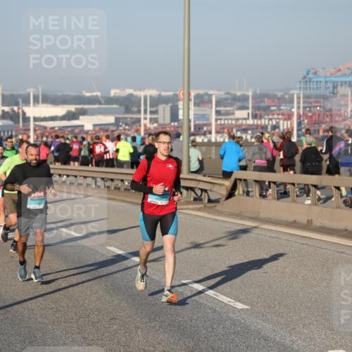 03.10.2025 - Köhlbrandbrückenlauf Yannick Fuchs http://msf.ph/oto/9145076 03.10.2025 08:34:07 Position 2  meine-sportfotos.de