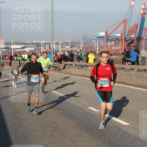 03.10.2025 - Köhlbrandbrückenlauf Yannick Fuchs http://msf.ph/oto/9145104 03.10.2025 08:34:10 Position 2 481, 3490 meine-sportfotos.de
