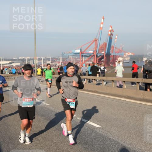 03.10.2025 - Köhlbrandbrückenlauf Yannick Fuchs http://msf.ph/oto/9145161 03.10.2025 08:34:13 Position 2 3785, 37 meine-sportfotos.de