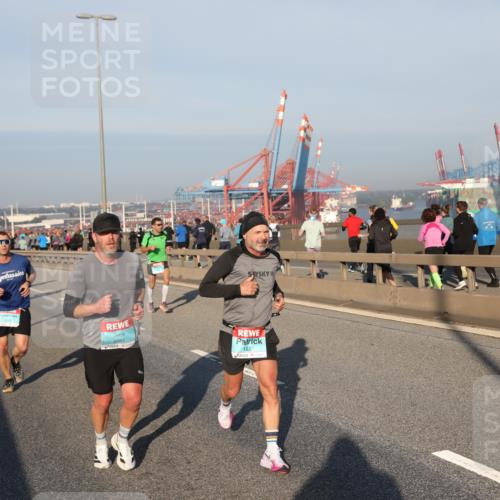 03.10.2025 - Köhlbrandbrückenlauf Yannick Fuchs http://msf.ph/oto/9145167 03.10.2025 08:34:14 Position 2 3785, 1037 meine-sportfotos.de