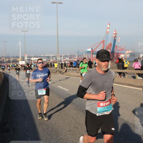 03.10.2025 - Köhlbrandbrückenlauf Yannick Fuchs http://msf.ph/oto/9145181 03.10.2025 08:34:15 Position 2 3785, 1037 meine-sportfotos.de