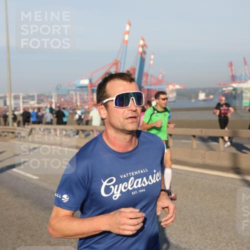 03.10.2025 - Köhlbrandbrückenlauf Yannick Fuchs http://msf.ph/oto/9145199 03.10.2025 08:34:16 Position 2  meine-sportfotos.de