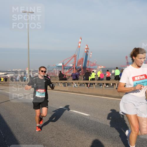 03.10.2025 - Köhlbrandbrückenlauf Yannick Fuchs http://msf.ph/oto/9145233 03.10.2025 08:34:21 Position 2 1085 meine-sportfotos.de