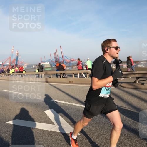 03.10.2025 - Köhlbrandbrückenlauf Yannick Fuchs http://msf.ph/oto/9145260 03.10.2025 08:34:23 Position 2 1085 meine-sportfotos.de