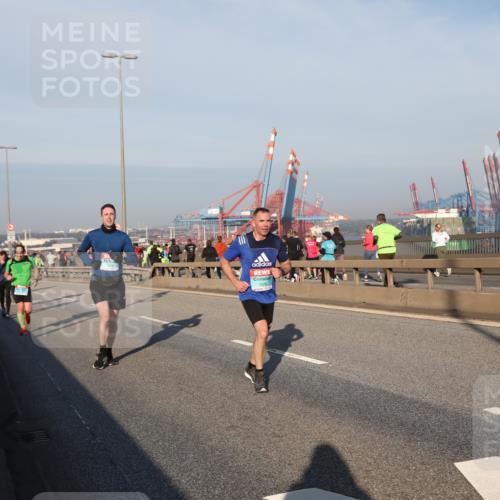 03.10.2025 - Köhlbrandbrückenlauf Yannick Fuchs http://msf.ph/oto/9145280 03.10.2025 08:34:29 Position 2  meine-sportfotos.de