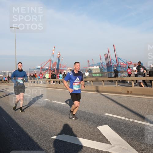 03.10.2025 - Köhlbrandbrückenlauf Yannick Fuchs http://msf.ph/oto/9145290 03.10.2025 08:34:29 Position 2 1028 meine-sportfotos.de