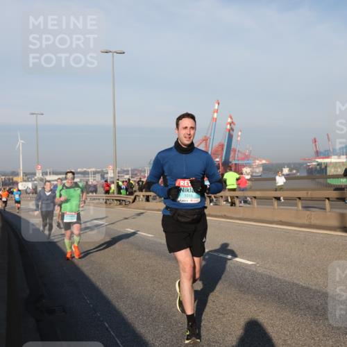 03.10.2025 - Köhlbrandbrückenlauf Yannick Fuchs http://msf.ph/oto/9145299 03.10.2025 08:34:30 Position 2 1016 meine-sportfotos.de