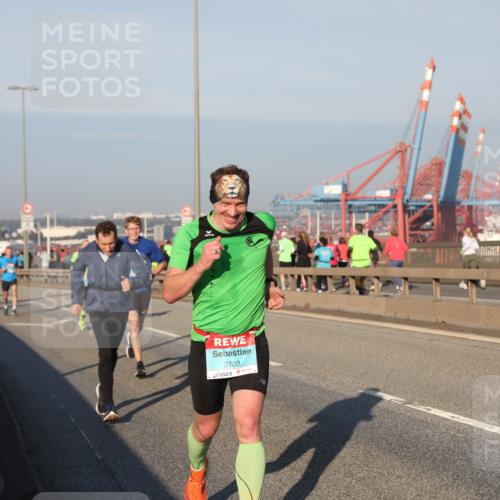 03.10.2025 - Köhlbrandbrückenlauf Yannick Fuchs http://msf.ph/oto/9145312 03.10.2025 08:34:32 Position 2 2703 meine-sportfotos.de