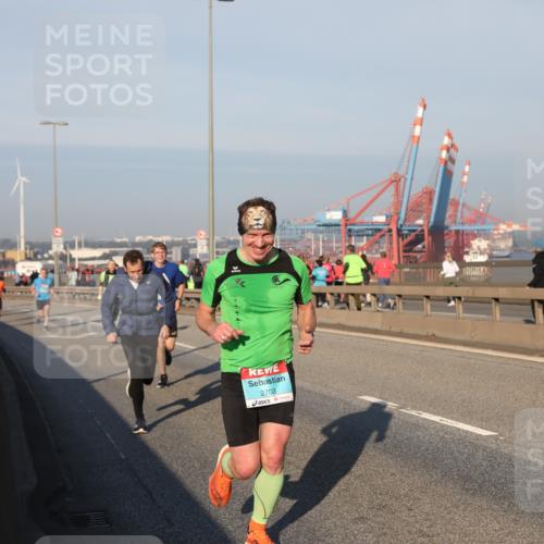 03.10.2025 - Köhlbrandbrückenlauf Yannick Fuchs http://msf.ph/oto/9145316 03.10.2025 08:34:32 Position 2 2703 meine-sportfotos.de