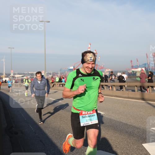 03.10.2025 - Köhlbrandbrückenlauf Yannick Fuchs http://msf.ph/oto/9145327 03.10.2025 08:34:33 Position 2 2703 meine-sportfotos.de
