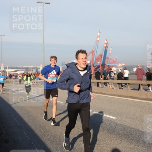 03.10.2025 - Köhlbrandbrückenlauf Yannick Fuchs http://msf.ph/oto/9145339 03.10.2025 08:34:34 Position 2 230 meine-sportfotos.de