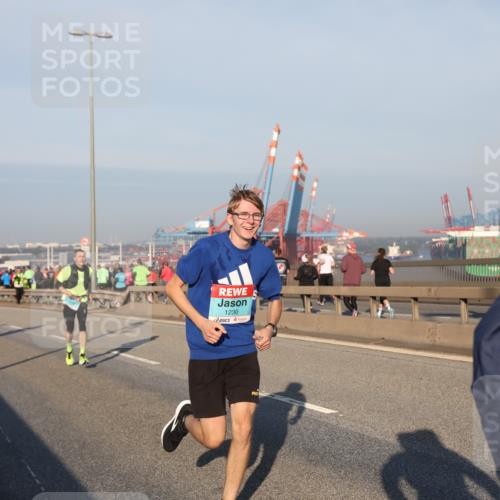 03.10.2025 - Köhlbrandbrückenlauf Yannick Fuchs http://msf.ph/oto/9145349 03.10.2025 08:34:35 Position 2 1230 meine-sportfotos.de