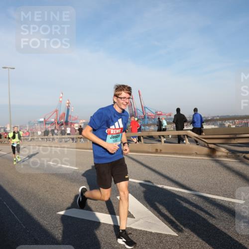 03.10.2025 - Köhlbrandbrückenlauf Yannick Fuchs http://msf.ph/oto/9145360 03.10.2025 08:34:35 Position 2 1230 meine-sportfotos.de