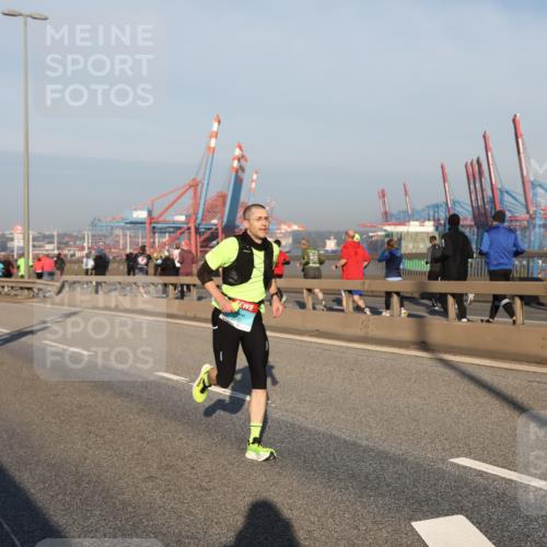 03.10.2025 - Köhlbrandbrückenlauf Yannick Fuchs http://msf.ph/oto/9145384 03.10.2025 08:34:37 Position 2  meine-sportfotos.de