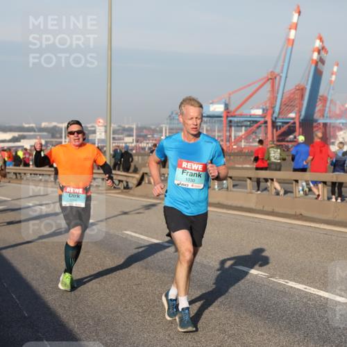 03.10.2025 - Köhlbrandbrückenlauf Yannick Fuchs http://msf.ph/oto/9145417 03.10.2025 08:34:40 Position 2 3266, 1030 meine-sportfotos.de