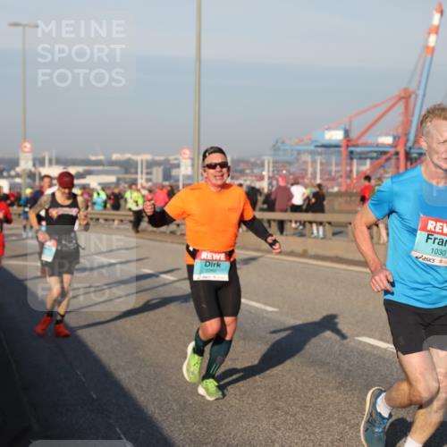 03.10.2025 - Köhlbrandbrückenlauf Yannick Fuchs http://msf.ph/oto/9145432 03.10.2025 08:34:40 Position 2 3066, 1030 meine-sportfotos.de