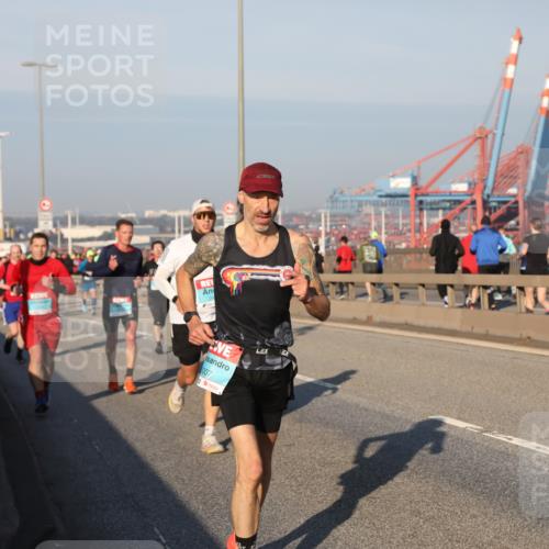 03.10.2025 - Köhlbrandbrückenlauf Yannick Fuchs http://msf.ph/oto/9145455 03.10.2025 08:34:42 Position 2 007 meine-sportfotos.de