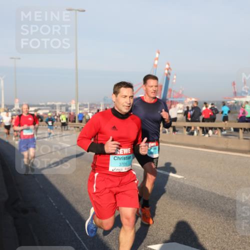 03.10.2025 - Köhlbrandbrückenlauf Yannick Fuchs http://msf.ph/oto/9145525 03.10.2025 08:34:46 Position 2 3705 meine-sportfotos.de