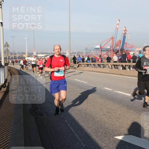 03.10.2025 - Köhlbrandbrückenlauf Yannick Fuchs http://msf.ph/oto/9145548 03.10.2025 08:34:47 Position 2 3491 meine-sportfotos.de