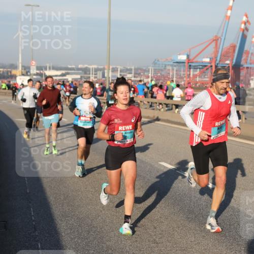 03.10.2025 - Köhlbrandbrückenlauf Yannick Fuchs http://msf.ph/oto/9145600 03.10.2025 08:34:53 Position 2  meine-sportfotos.de