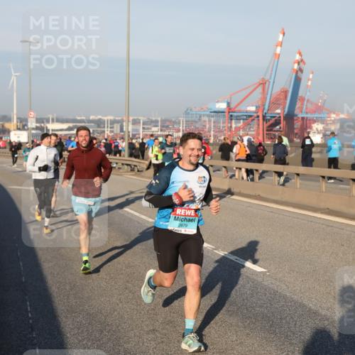 03.10.2025 - Köhlbrandbrückenlauf Yannick Fuchs http://msf.ph/oto/9145607 03.10.2025 08:34:55 Position 2 2879 meine-sportfotos.de